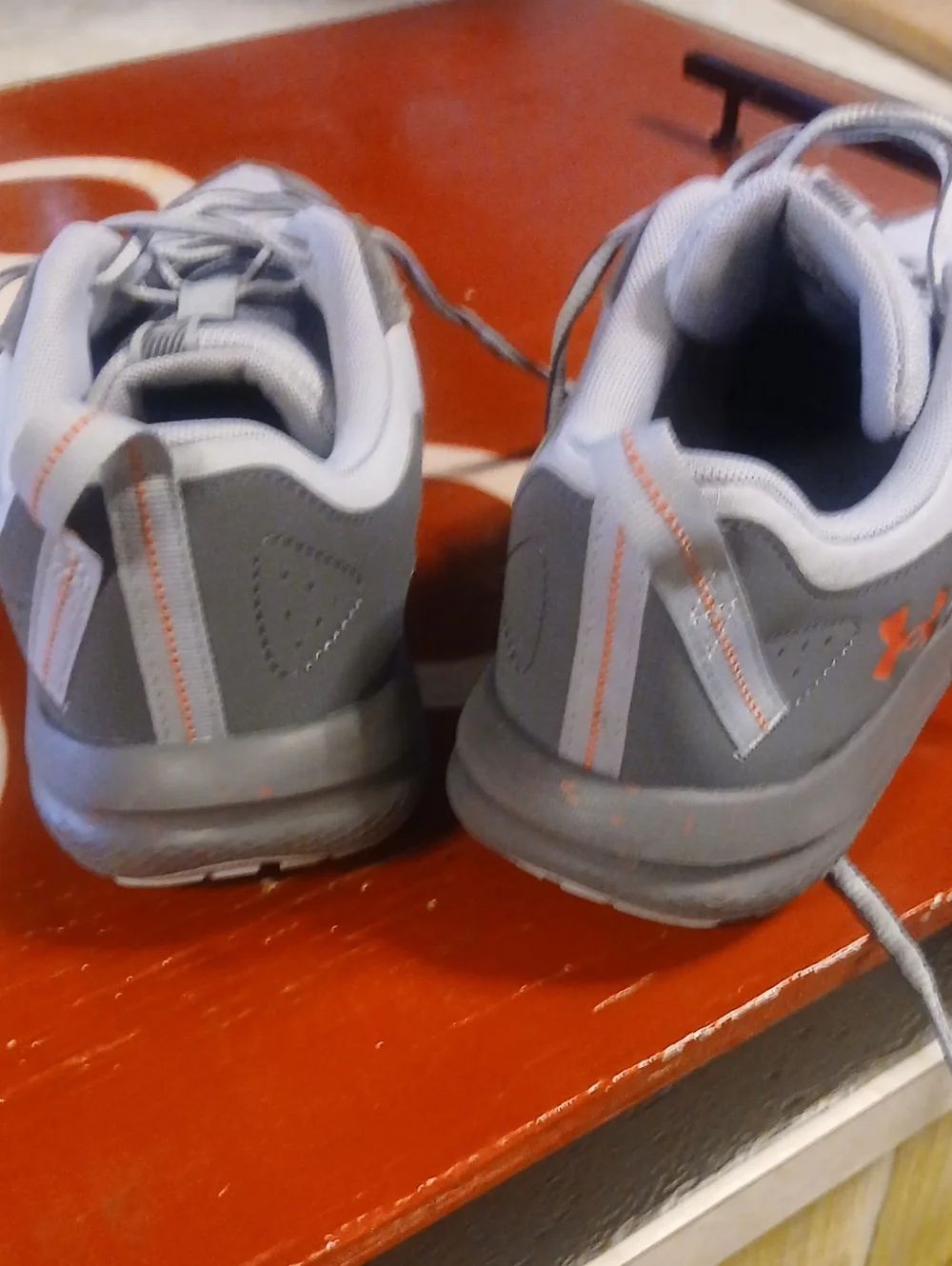 Mens Size 11 Under Armour Charged Verssert  Running Shoes